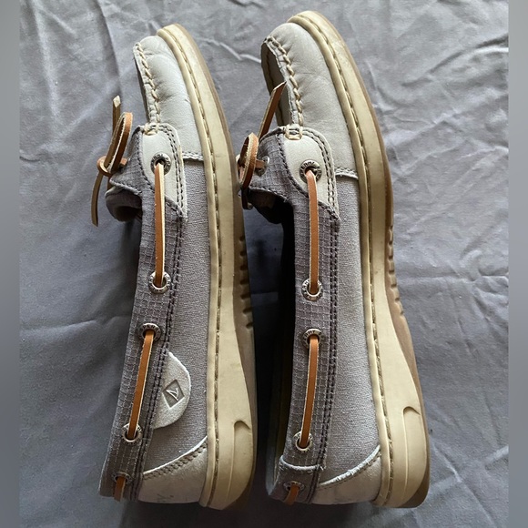 Gray Sperry’s - 6.5 - Picture 4 of 6